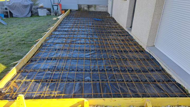 Un dallage en béton pour consolider le sol